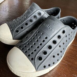 Toddler boy native shoes. Size 6
